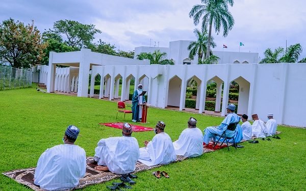 Pic.3. President Buhari immediate family observe Eid al Fitr in State House 600x375 1
