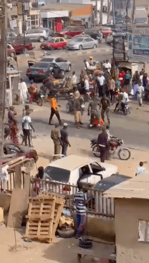 Soldiers assault traffic warden in Oyo State