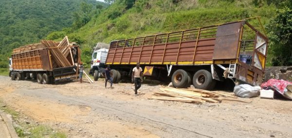 Trucks trapped on Gembu road