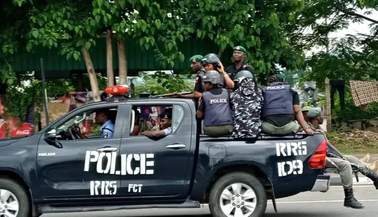 Police , arrest ,diversion ,bags , wheat, Kano, IDPs