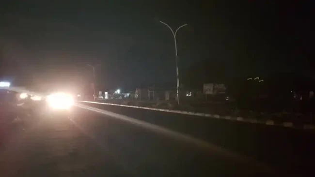 Non functioning streetlights at Fate Road