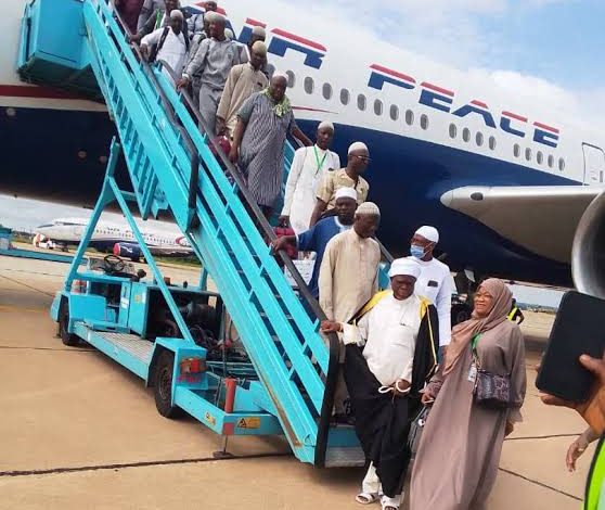 FG investigates cancellation of 264 Nigerian passengers' visas in Saudi  Arabia - SolaceBase